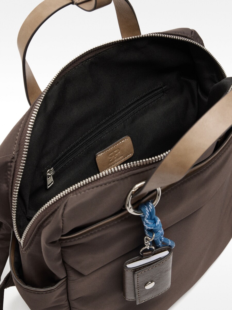 Mochila De Nylon Con Colgante marron