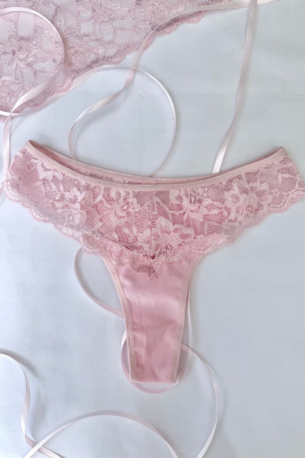 Colaless Luzia Colaless Luzia