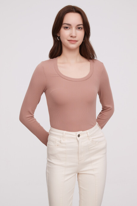 Remera Dalym Beige Oscuro