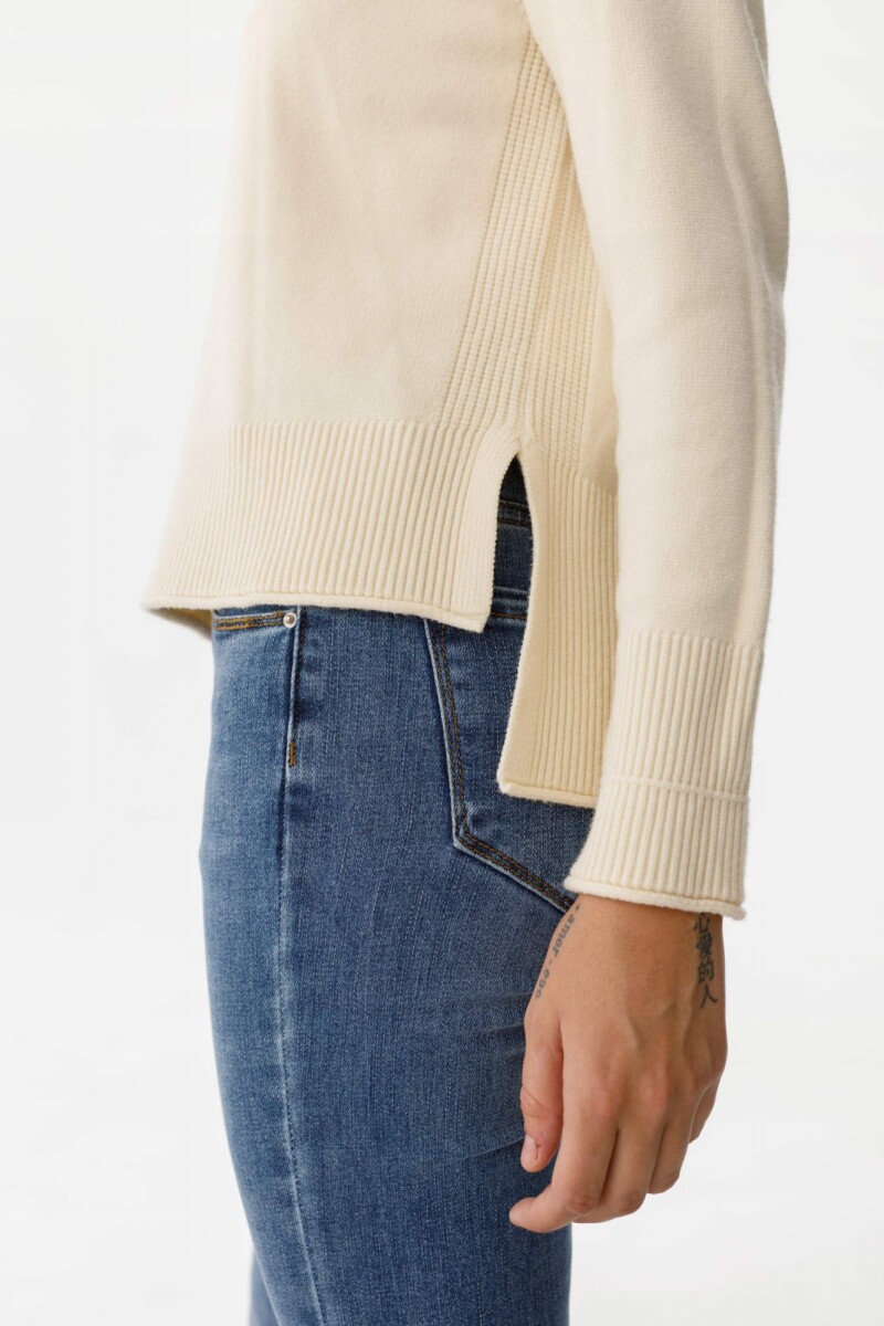 Sweater Polera Serrana Crudo