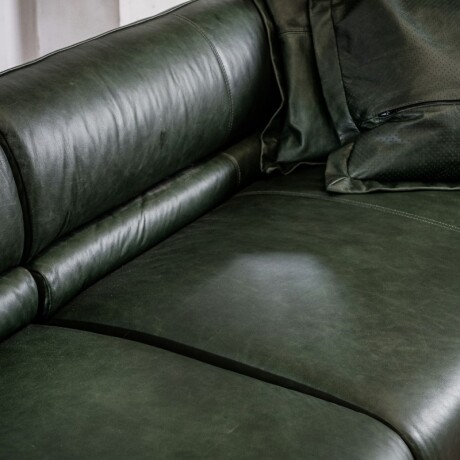 Sillon Curvo En Cuero Gomo U