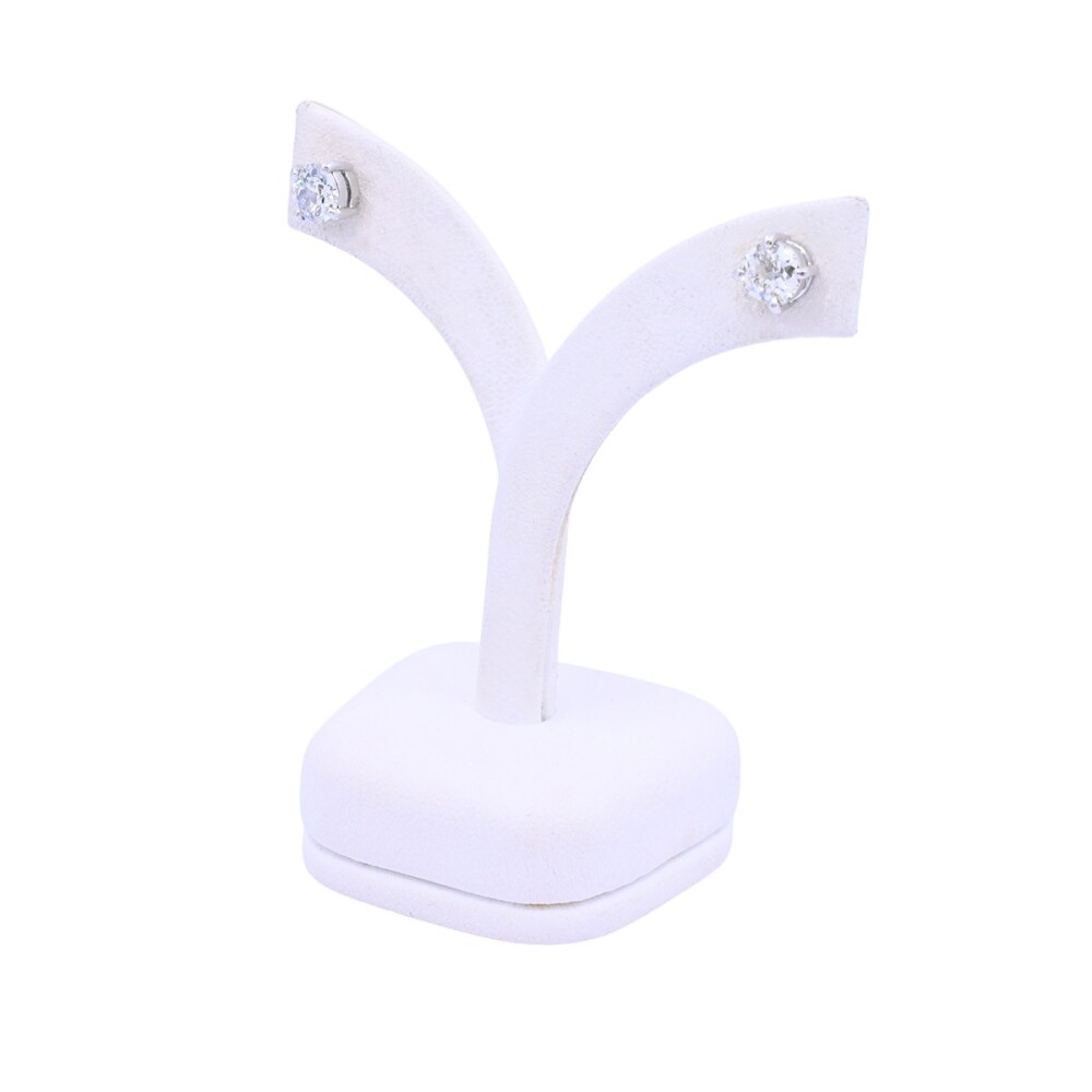 Caravanas oro 18k blanco y brillantes engarce 4 puntas. Caravanas oro 18k blanco y brillantes engarce 4 puntas.