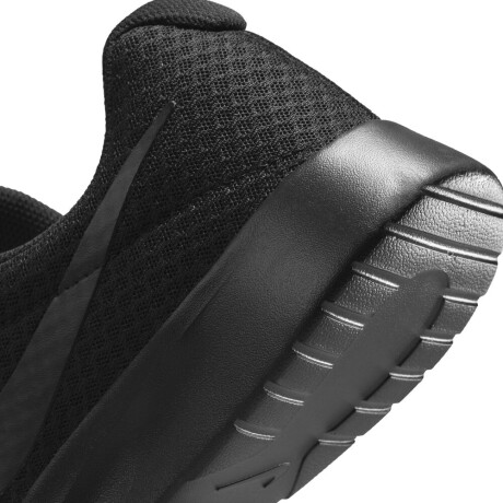Champion Nike Moda Running Hombre Tanjun Negro S/C