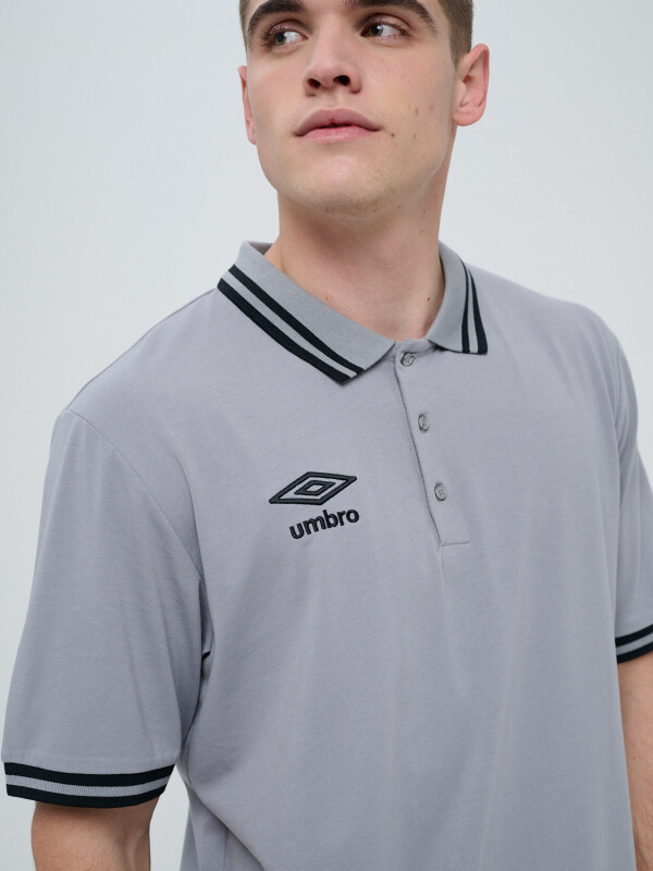REMERA POLO DELTA Umbro Hombre 005