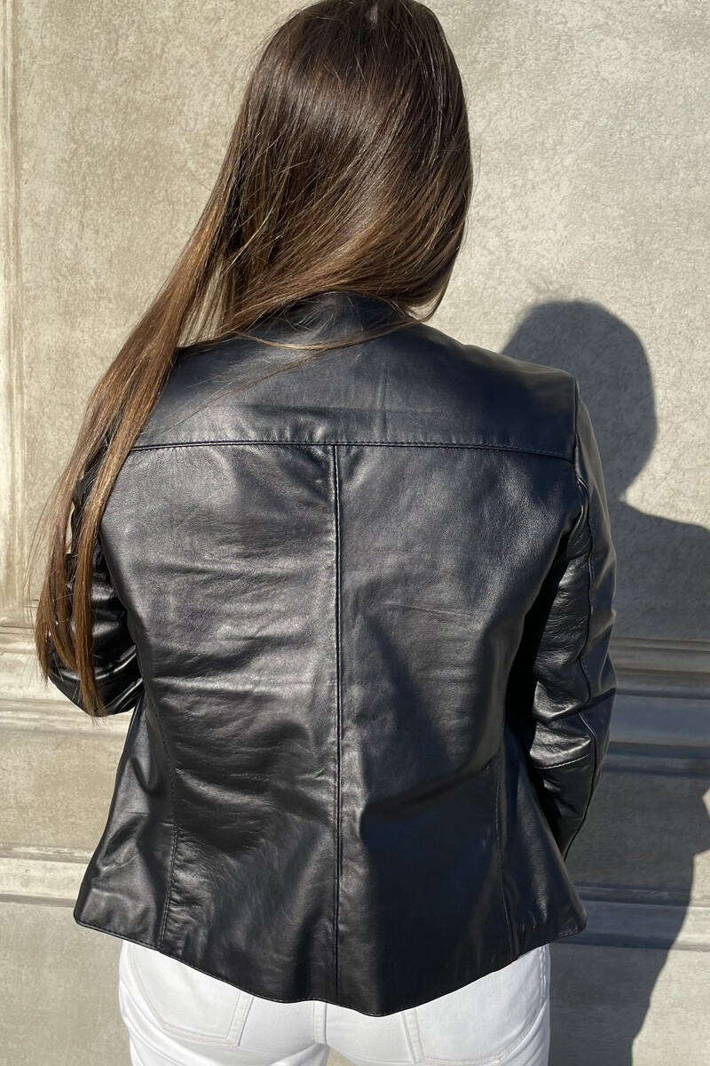 Campera jacinta Negra