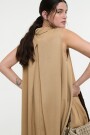 VESTIDO CORTO CON CUELLO Camel