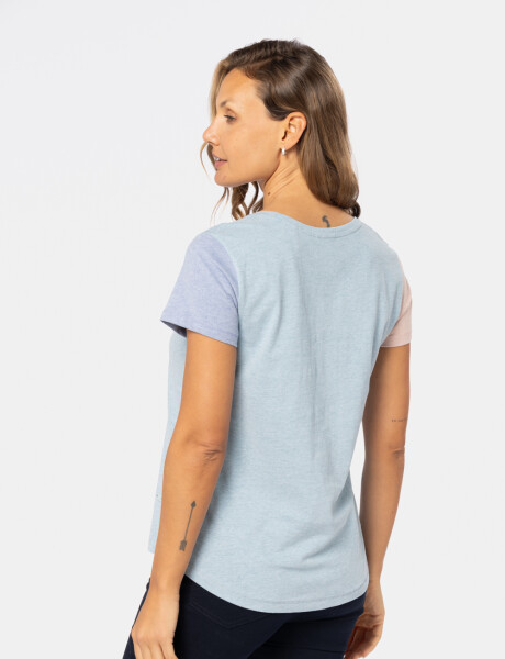 REMERA BLOQUE DE COLOR Celeste