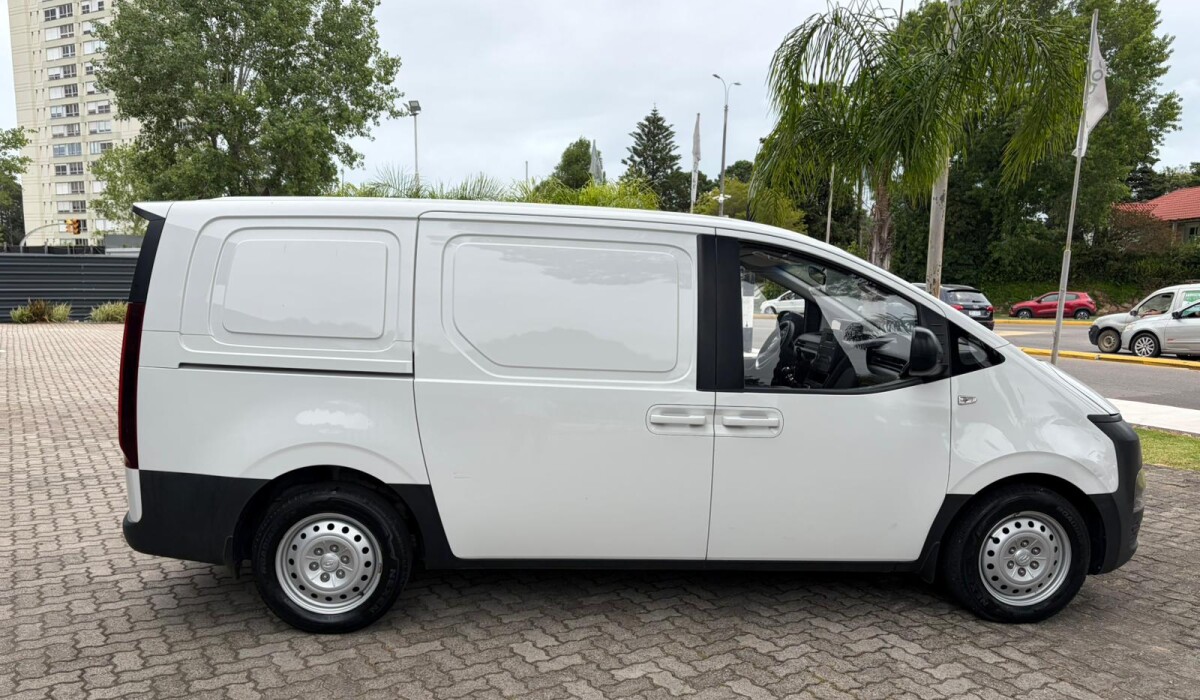 Hyundai H1 Staria Furgon 2.2 Diesel - 2022 Hyundai H1 Staria Furgon 2.2 Diesel - 2022