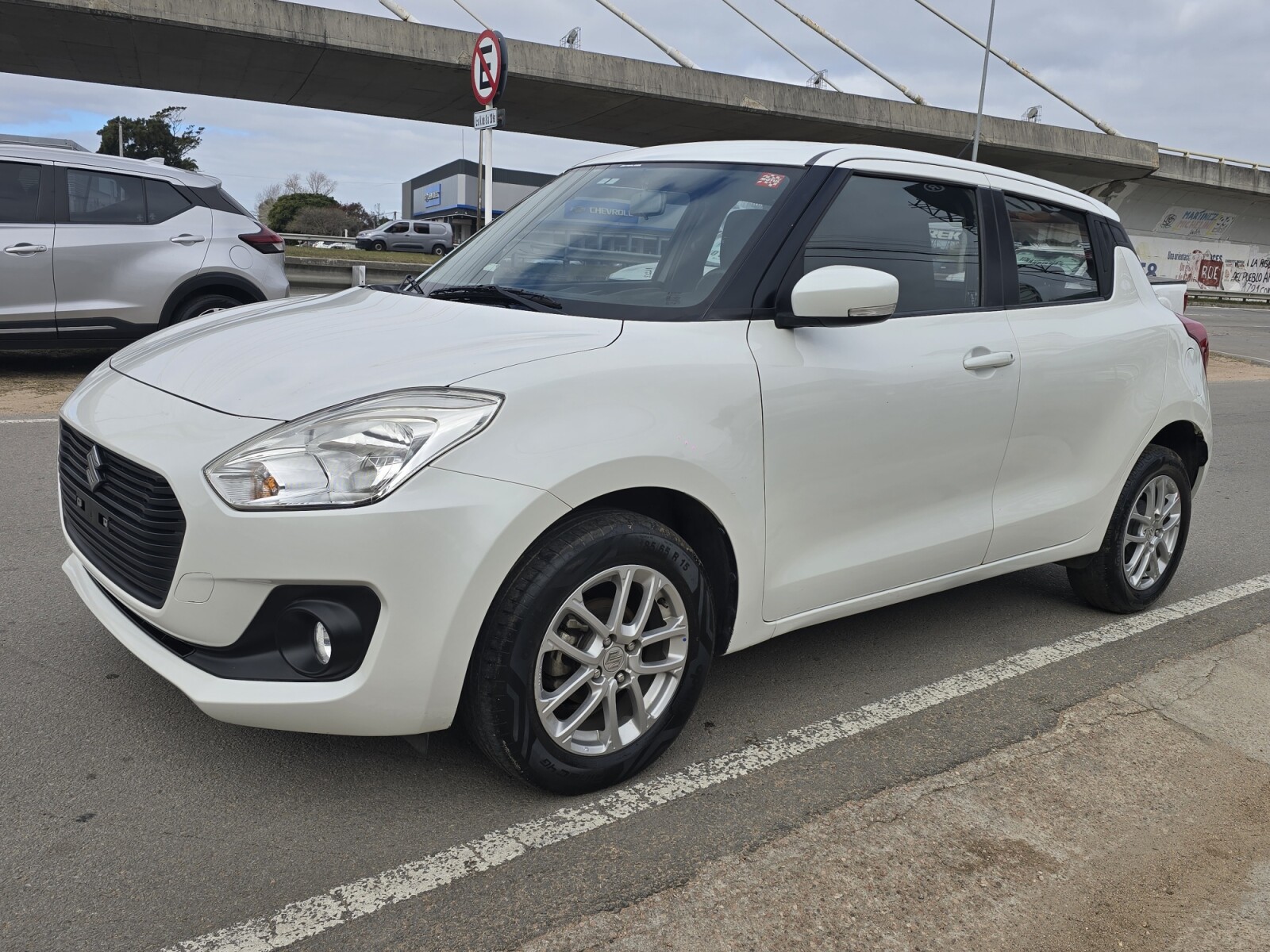 Suzuki Swift GL 1.2 EXCELENTE ESTADO! | Permuta / Financia 