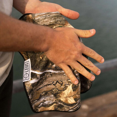 Toalla Leus Real Tree Fish Estampado