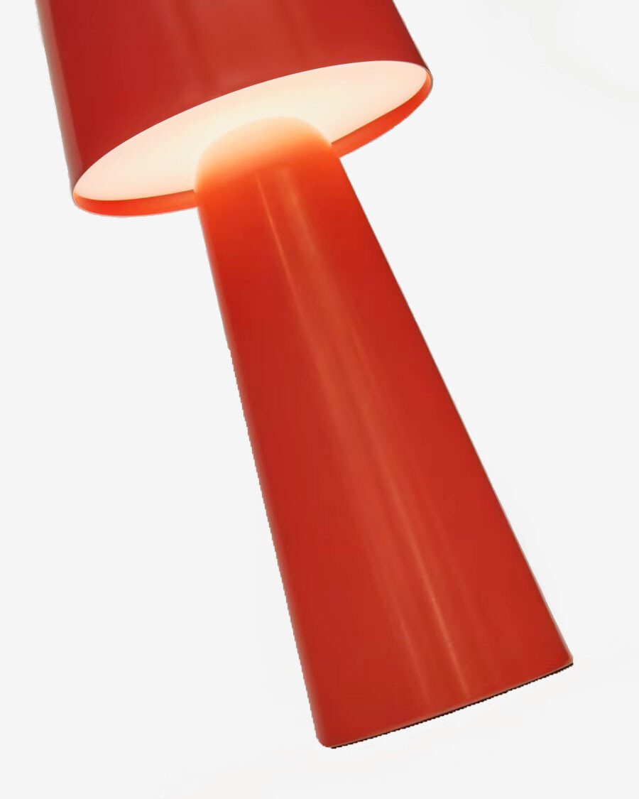 Lámpara de mesa grande Arenys de metal con acabado pintado rojo