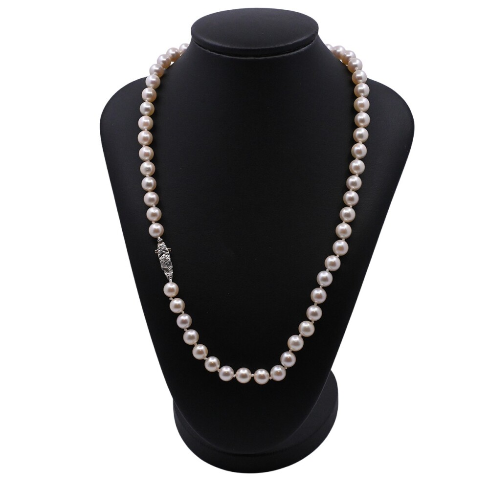 Collar perlas de cultivo y broche oro 18k 2 tonos y diamantes. Collar perlas de cultivo y broche oro 18k 2 tonos y diamantes.