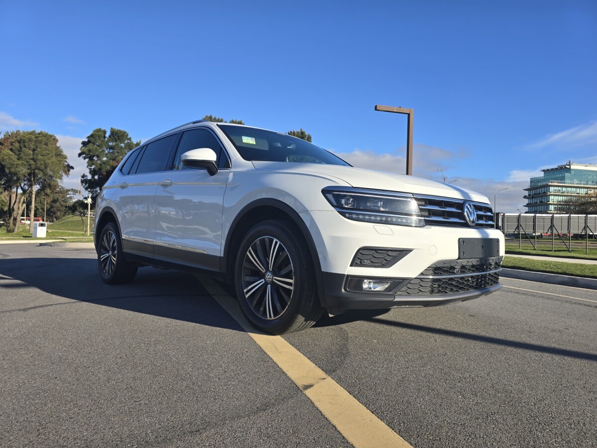 Volkswagen Tiguan Highline 2.0 7Pax | Permuta / Financia Volkswagen Tiguan Highline 2.0 7Pax | Permuta / Financia