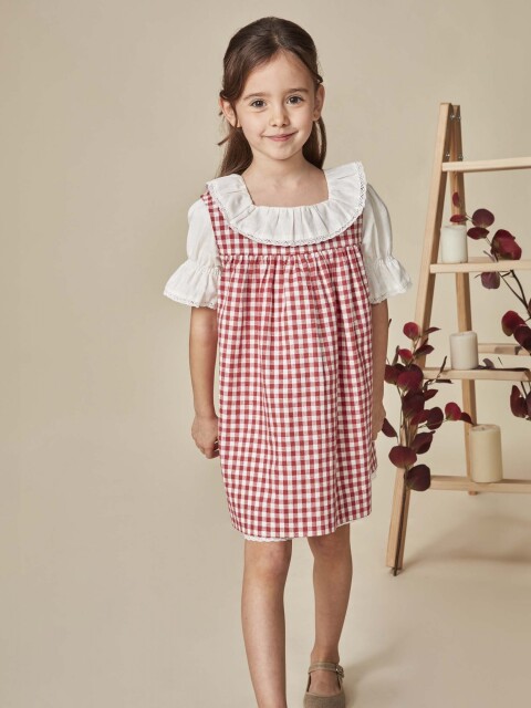 Vestido Con Delantal Piedra