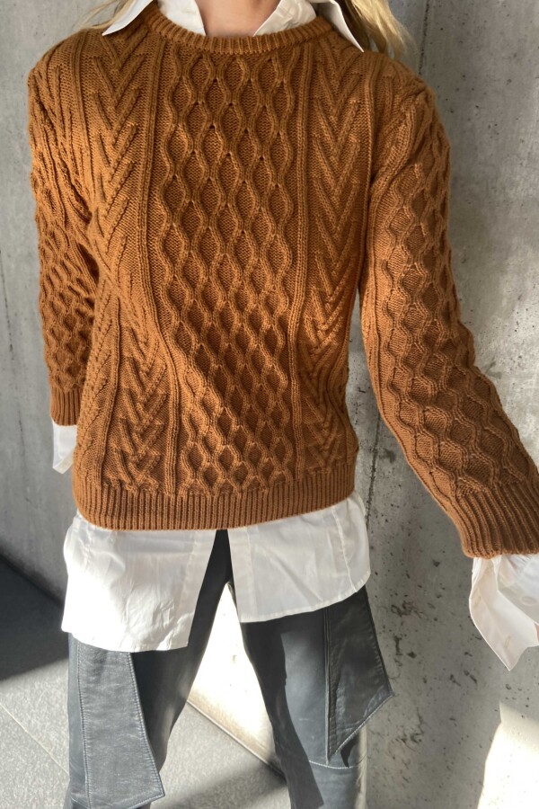 Sweater Mark Camel