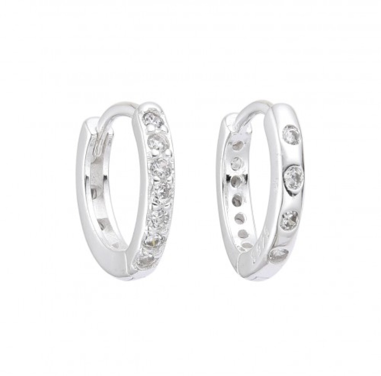 Par de aros de plata 925 con circonias. 