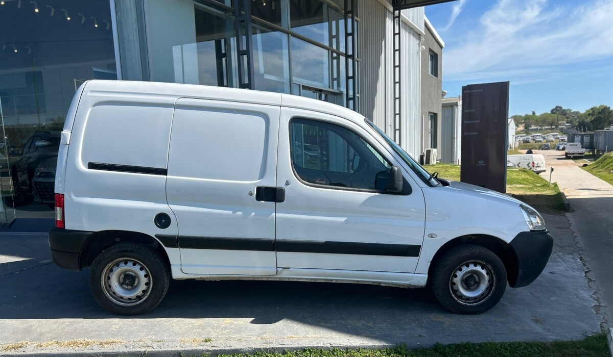 Peugeot Partner 1.4 M69 2016 Peugeot Partner 1.4 M69 2016