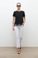 Remera oversized con encaje negro