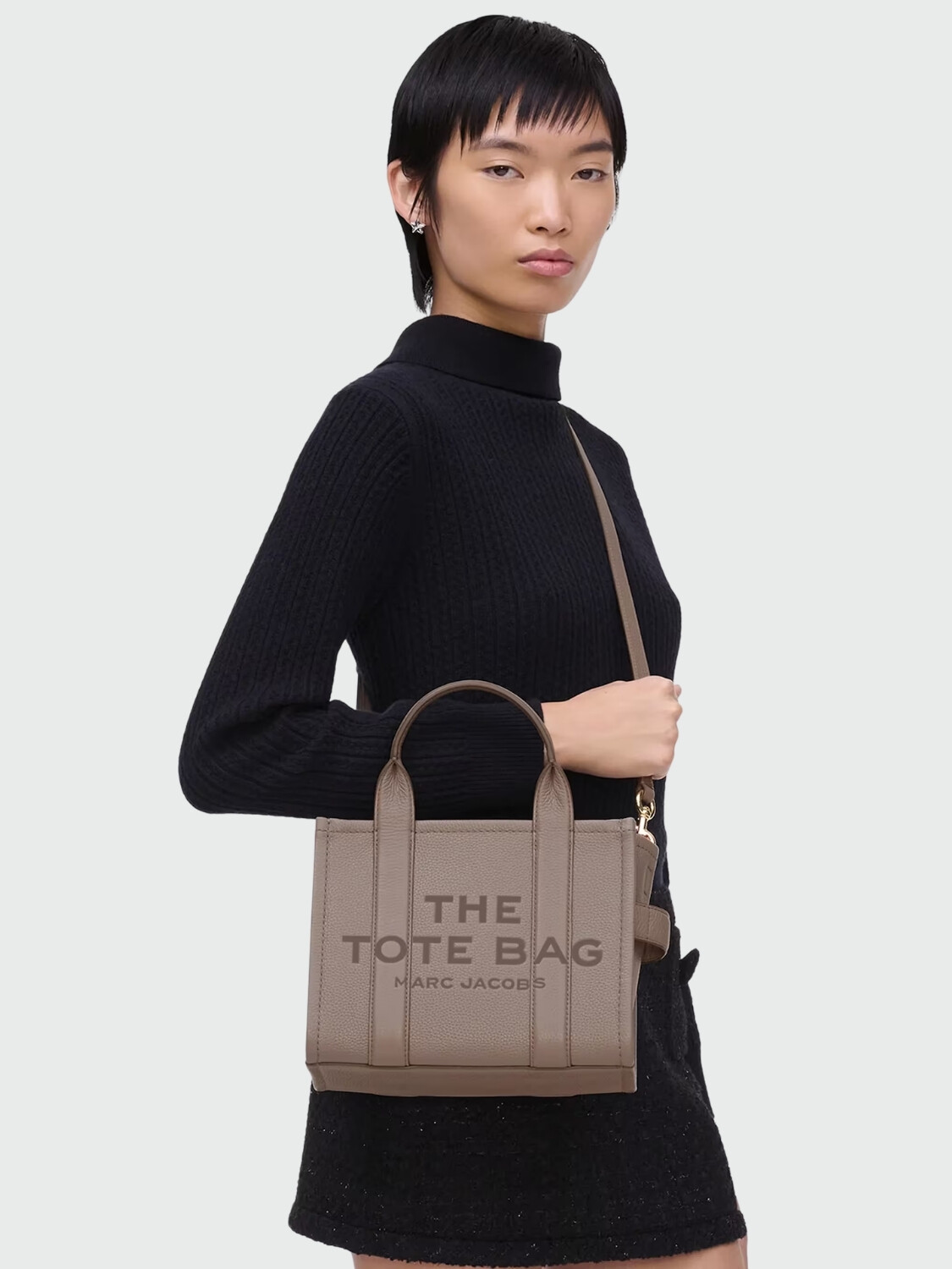 MARC JACOBS - THE LEATHER SMALL TOTE BAG 055