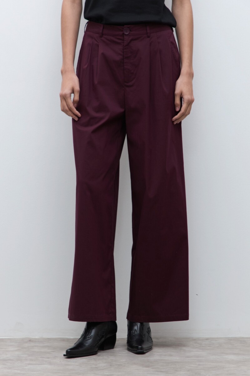 Pantalón pinzado ciruela