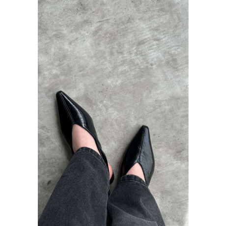 Flat Pili Black