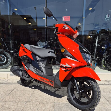 Suzuki Avenis 125 Naranja