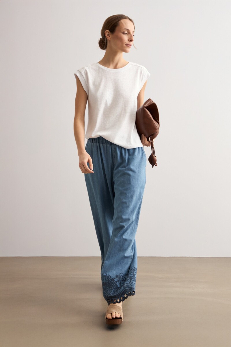Remera puntilla de broderie - blanco 