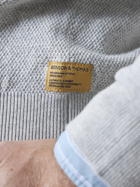 SWEATER TALLIN GRIS CLARO