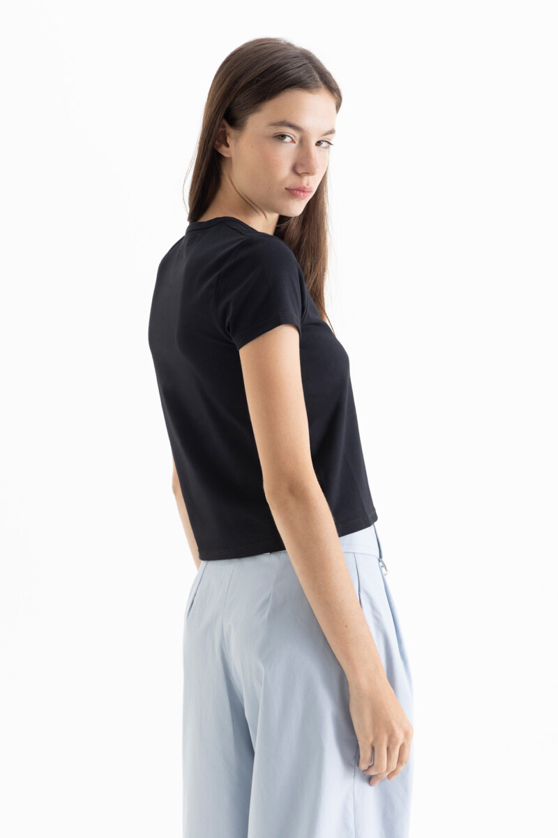 REMERA IRIS Negro