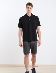 520857 REMERA FERAUD Negro