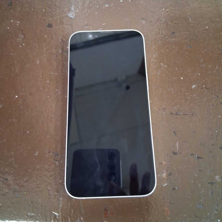 iPhone 13 128GB - White iPhone 13 128GB - White