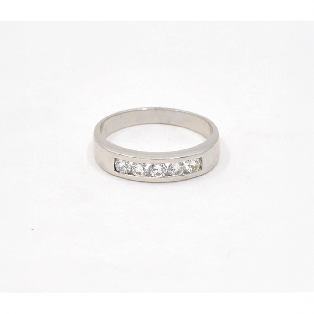 Anillo Medio Sinfin En Oro 18K Blanco Y Brillantes Anillo Medio Sinfin En Oro 18K Blanco Y Brillantes