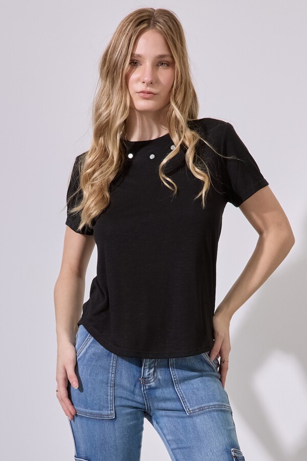 Remera Tachas NEGRO