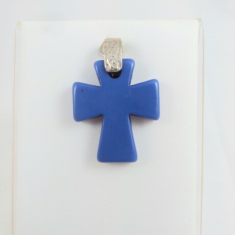 Cruz en resina lisa color azul, medidas 3.5cm*3cm, argolla en plata 925. Cruz en resina lisa color azul, medidas 3.5cm*3cm, argolla en plata 925.