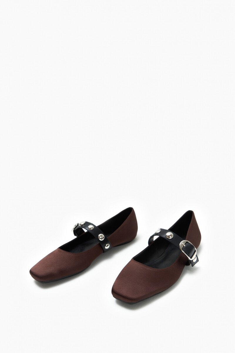 Balerina con tachas chocolate