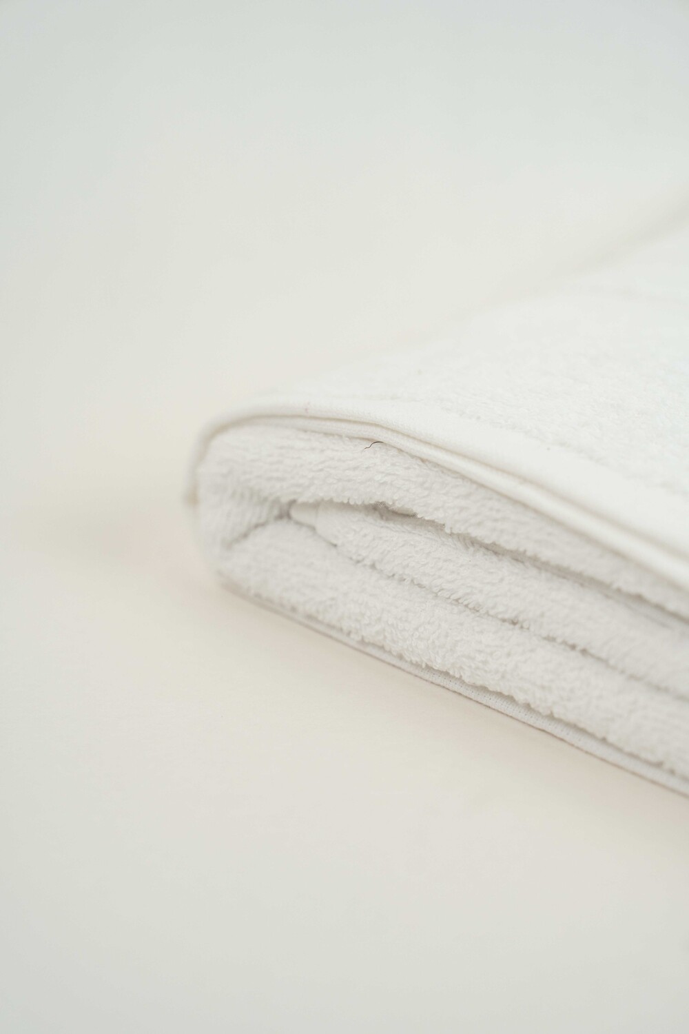 Toalla Super Baño Nessa, 380g. Blanco
