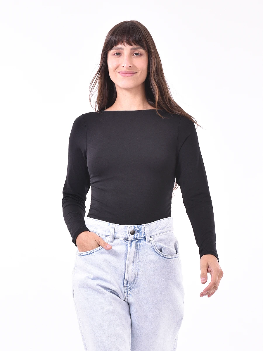 REMERA REESE - NEGRO 