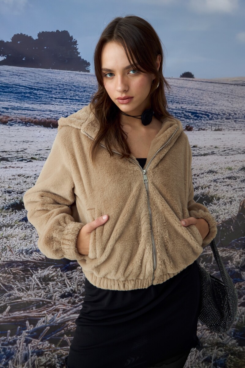 Chaqueta capucha teddy beige