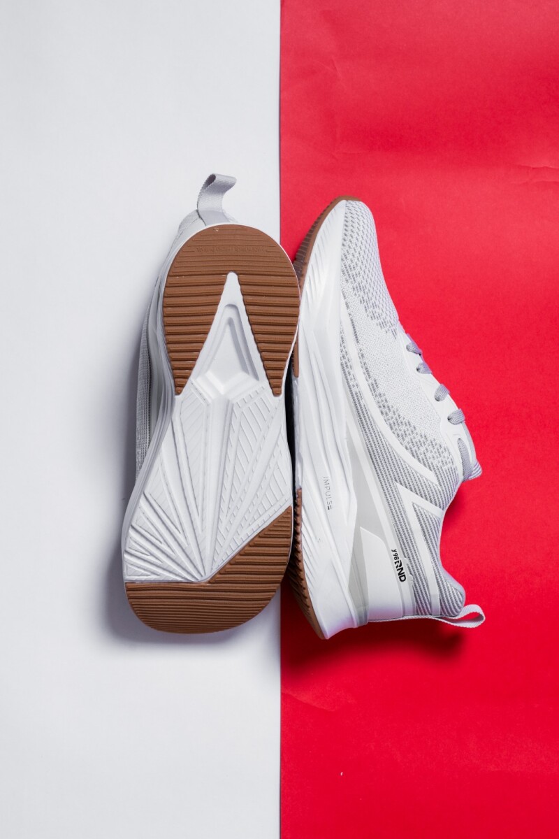 Calzado Deportivo. Blanco