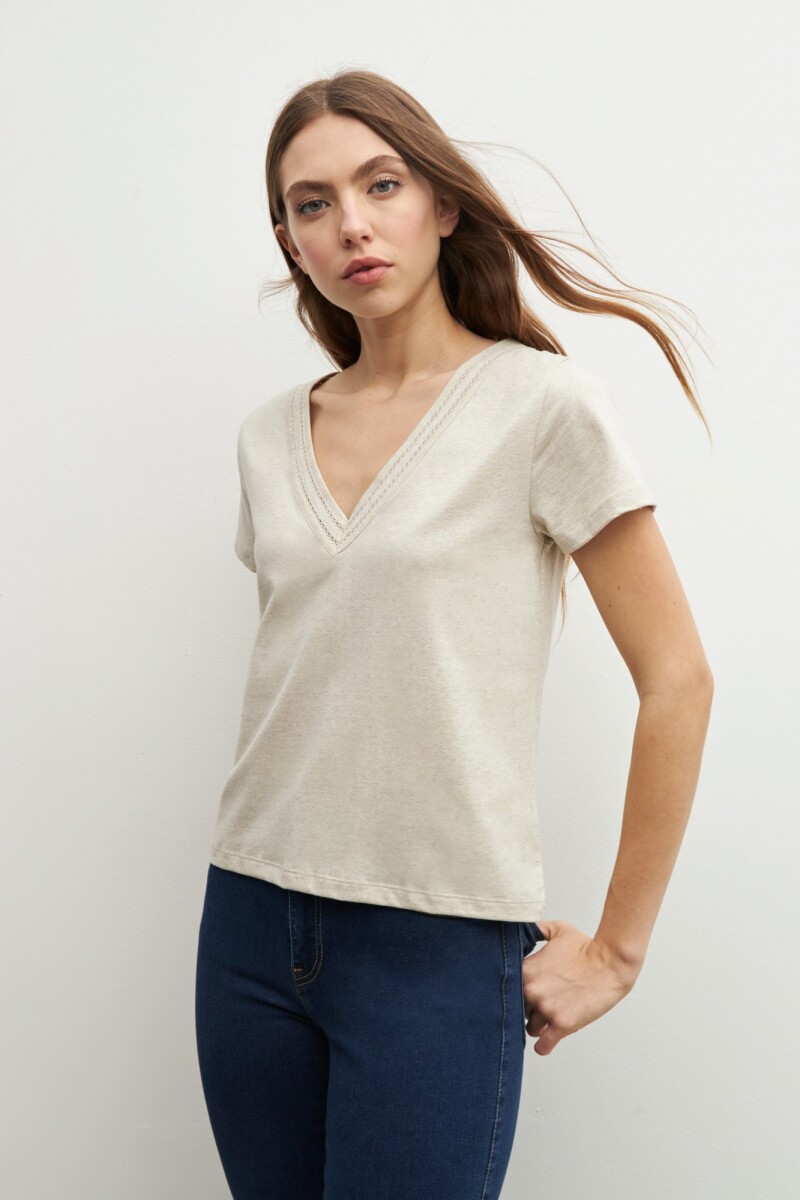 Remera con vainillas beige melange