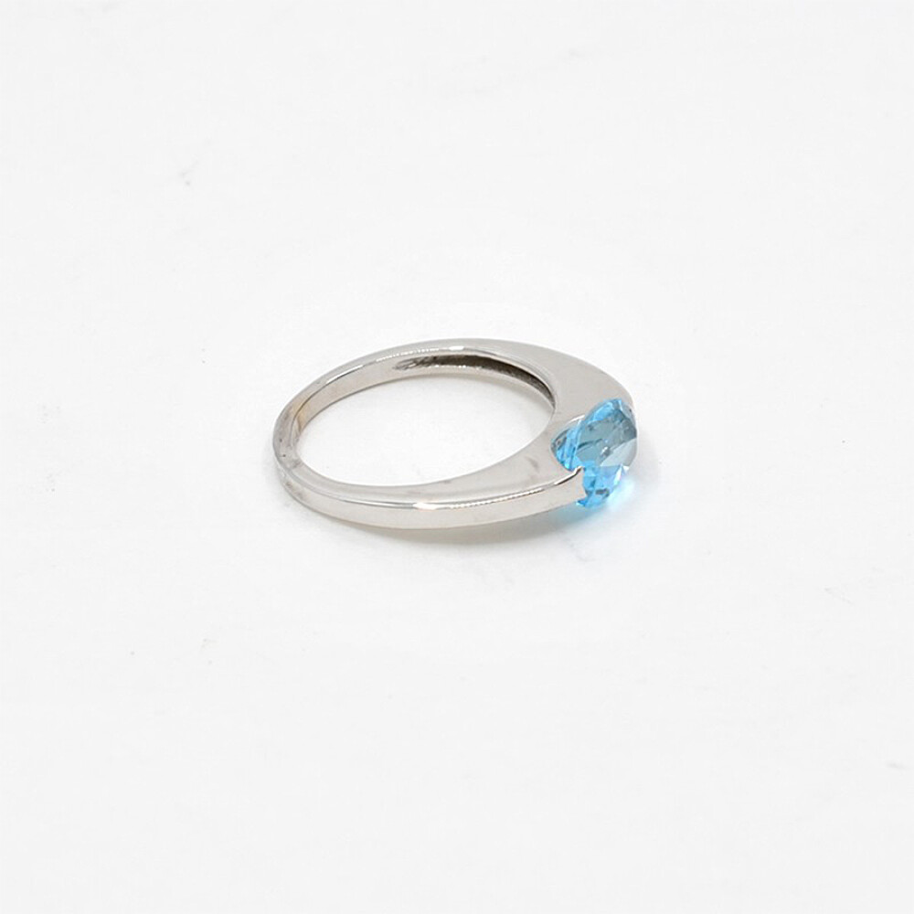 Anillo En Oro 18K Blanco Y Topacio Anillo En Oro 18K Blanco Y Topacio
