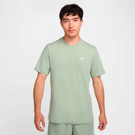 Remera Nike Sportswear Club de Hombre Verde