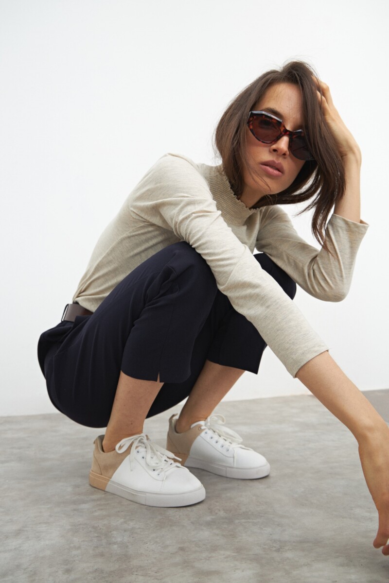 Pantalon sastrero slim con tajo lateral azul marino