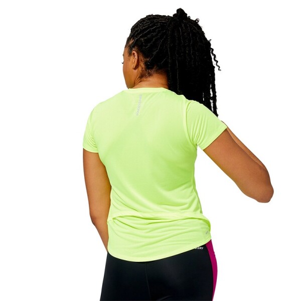 Remera New Balance Accelerate Sleeve Amarillo