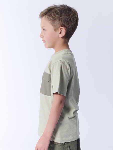 Remera con Bolsillo Verde