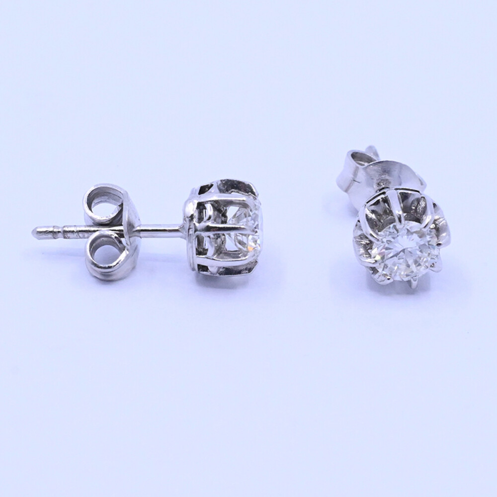Caravanas oro 18k blanco y brillantes engarce 8 puntas. Caravanas oro 18k blanco y brillantes engarce 8 puntas.