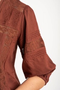 Blusa Encaje Marron