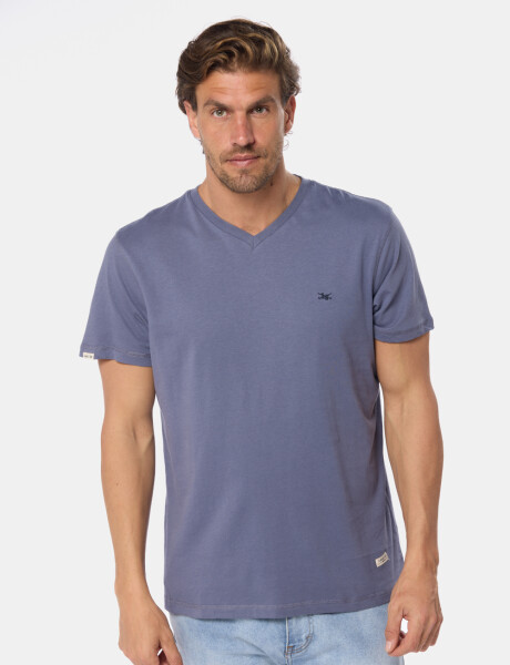 REMERA LISA ESCOTE V Lila
