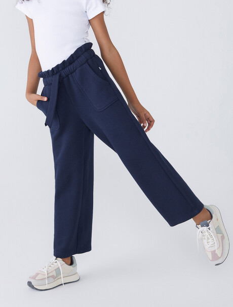 PANTALÓN DE NIÑA MODELO CROPPED CON FRUNCE AZUL