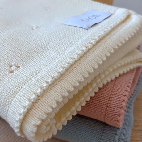 Manta Tejida Punto Beige